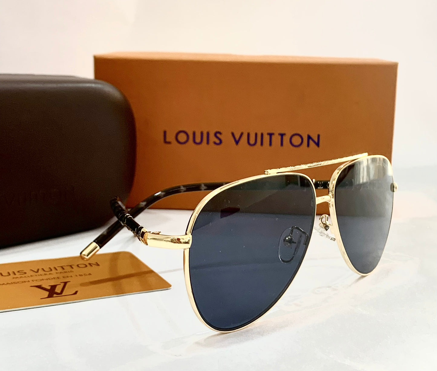 LOUIS VUITTON